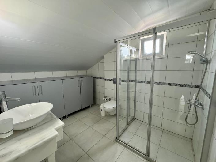 Image No.14-3 Bed Villa / Detached for sale