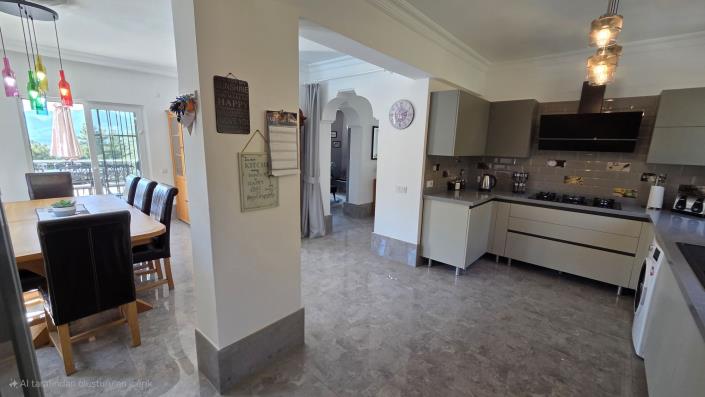 Image No.4-5 Bed Villa / Detached for sale