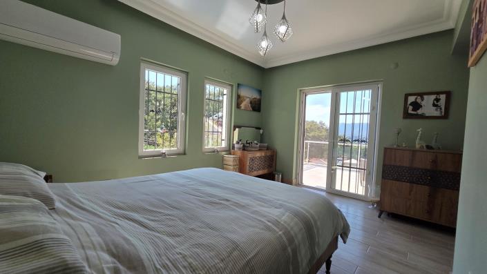 Image No.19-5 Bed Villa / Detached for sale