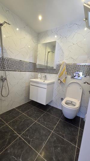 Image No.25-5 Bed Villa / Detached for sale