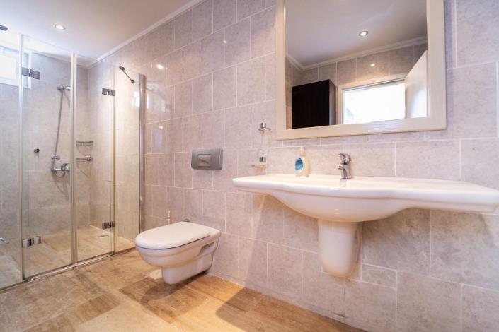 Image No.18-3 Bed Apartment for sale