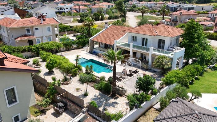 Image No.2-4 Bed Villa / Detached for sale