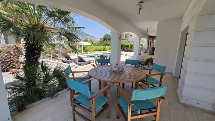 Image No.3-4 Bed Villa / Detached for sale