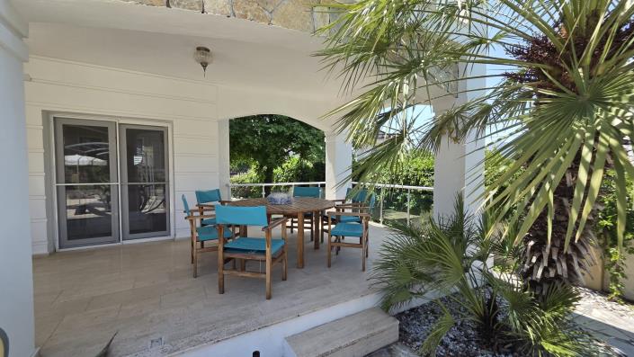 Image No.24-4 Bed Villa / Detached for sale