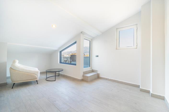 Image No.13-3 Bed Duplex for sale