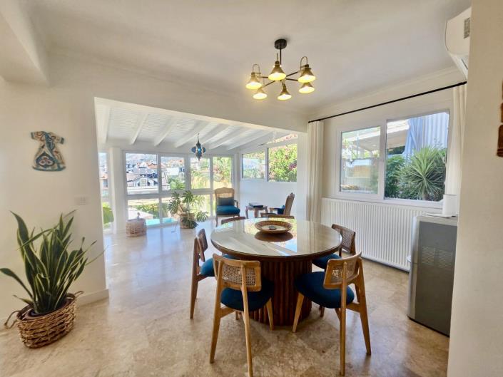 Image No.9-4 Bed Villa for sale