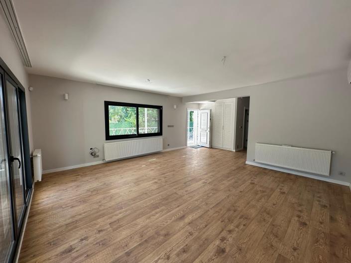 Image No.9-4 Bed Villa for sale