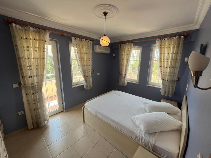 Image No.11-4 Bed Villa / Detached for sale