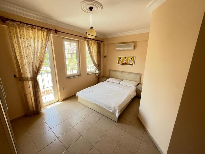 Image No.13-4 Bed Villa / Detached for sale