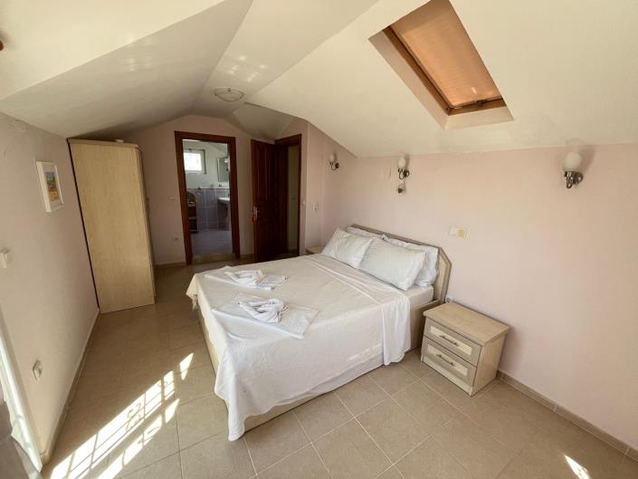 Image No.19-4 Bed Villa / Detached for sale