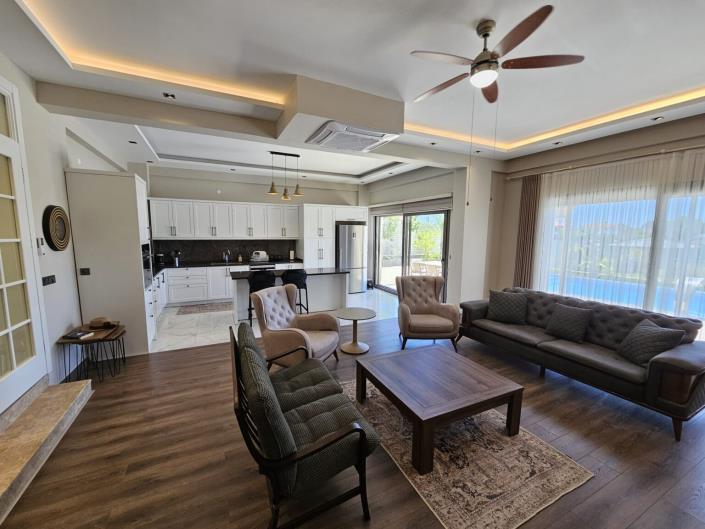 Image No.7-5 Bed Villa for sale