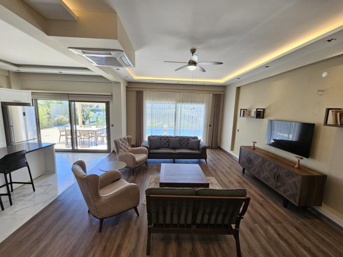 Image No.8-5 Bed Villa for sale