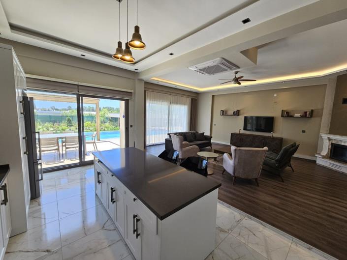 Image No.12-5 Bed Villa for sale