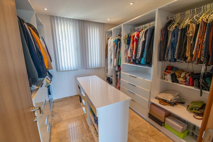 Image No.26-4 Bed Villa for sale