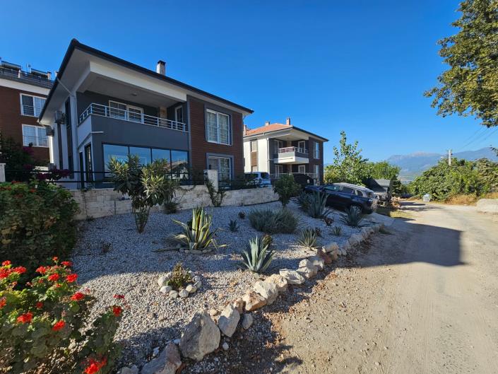 Image No.1-4 Bed Villa for sale