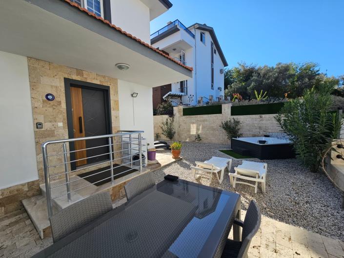 Image No.4-4 Bed Villa for sale