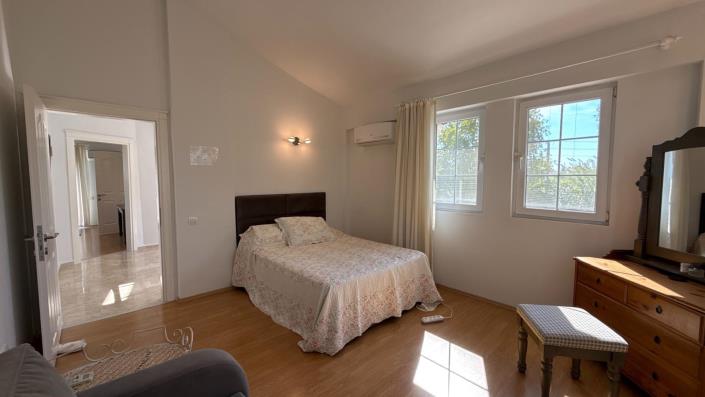 Image No.19-3 Bed Villa / Detached for sale