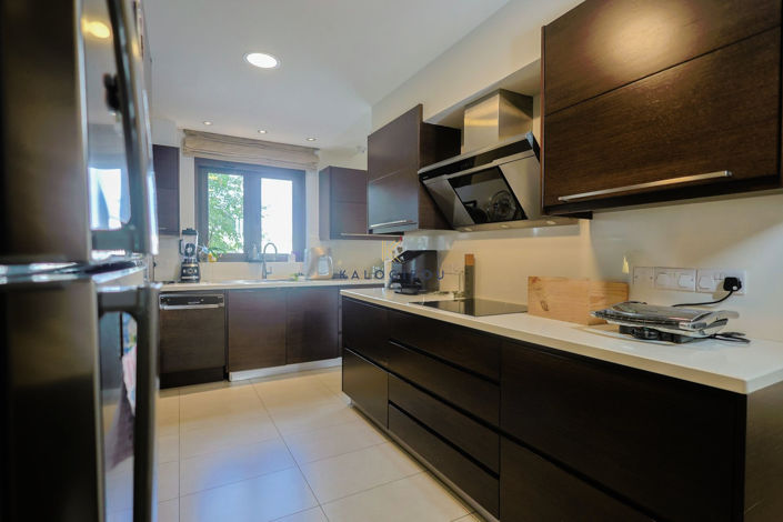 Image No.14-4 Bed House for sale