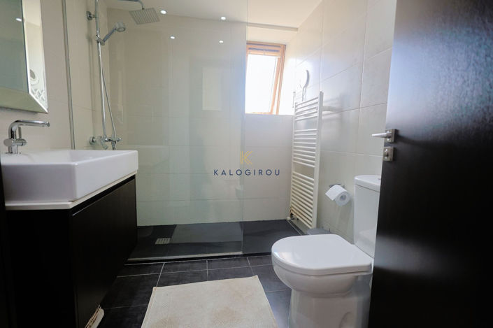 Image No.21-4 Bed House for sale