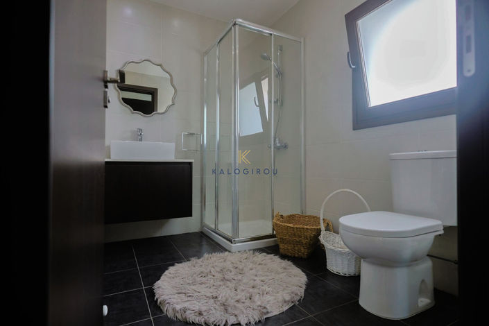 Image No.28-4 Bed House for sale