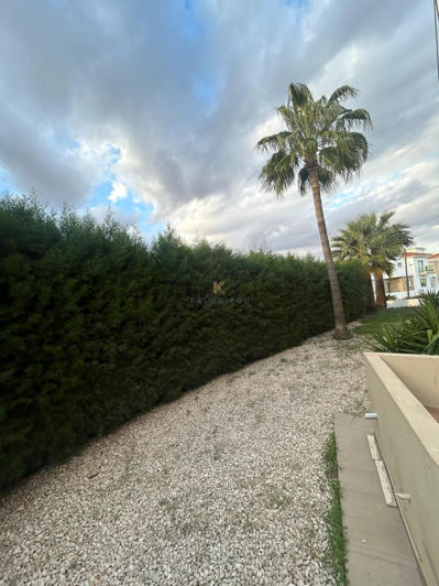 Image No.21-3 Bed House for sale