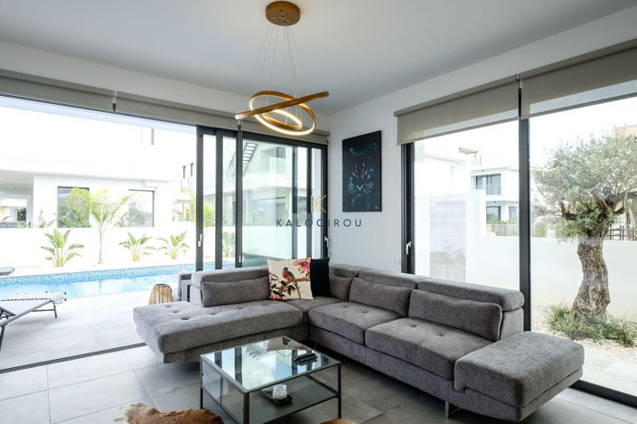 Image No.4-5 Bed House for sale