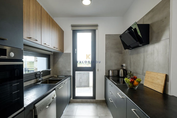 Image No.8-5 Bed House for sale