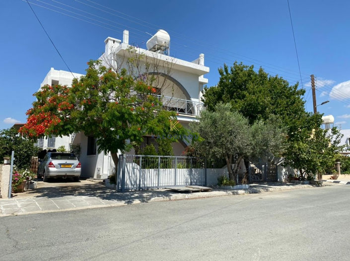 Image No.1-3 Bed House for sale