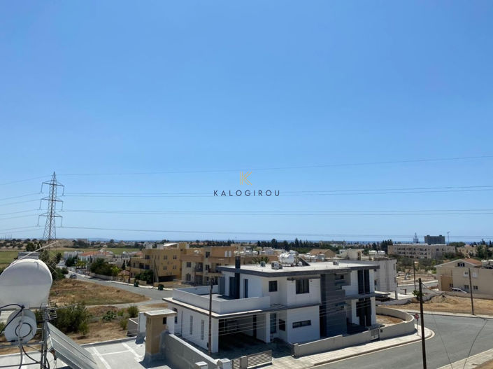 Image No.16-3 Bed House for sale