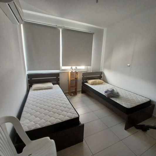 Image No.3-8 Bed Property for sale