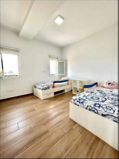 Image No.17-3 Bed House for sale