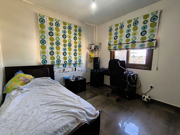 Image No.15-4 Bed House for sale