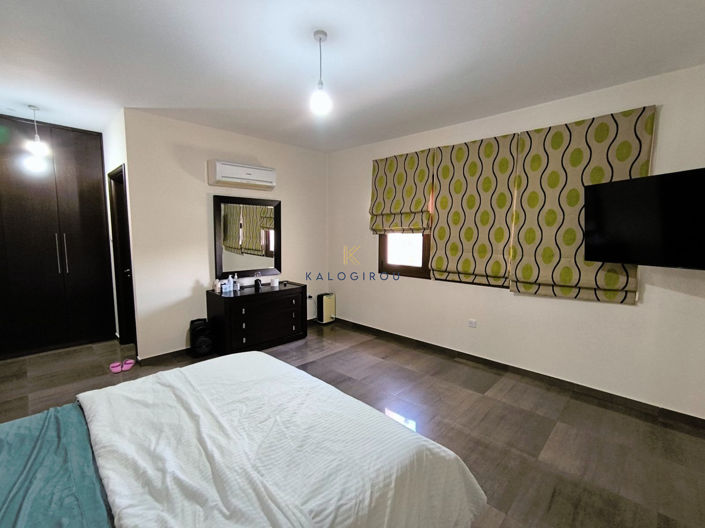 Image No.19-4 Bed House for sale