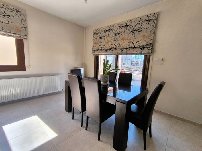 Image No.9-4 Bed House for sale