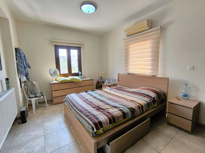 Image No.18-5 Bed House for sale