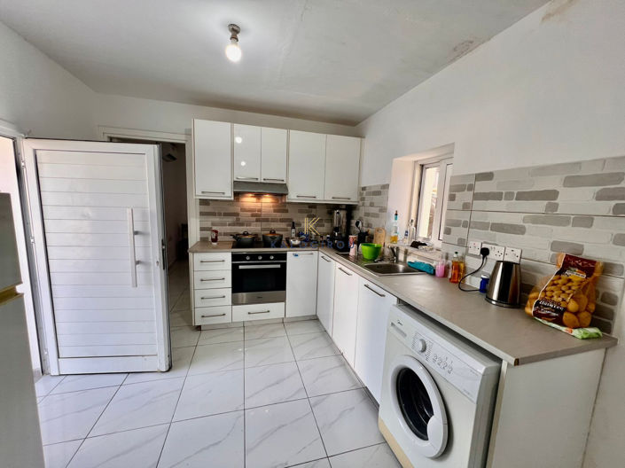 Image No.11-4 Bed Property for sale