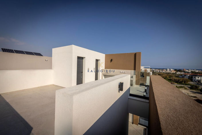 Image No.31-2 Bed Apartment for sale