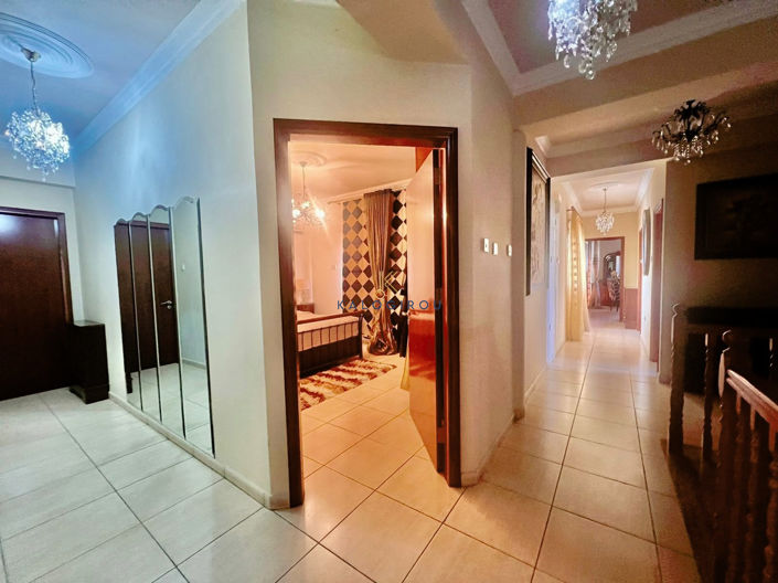 Image No.19-6 Bed House for sale