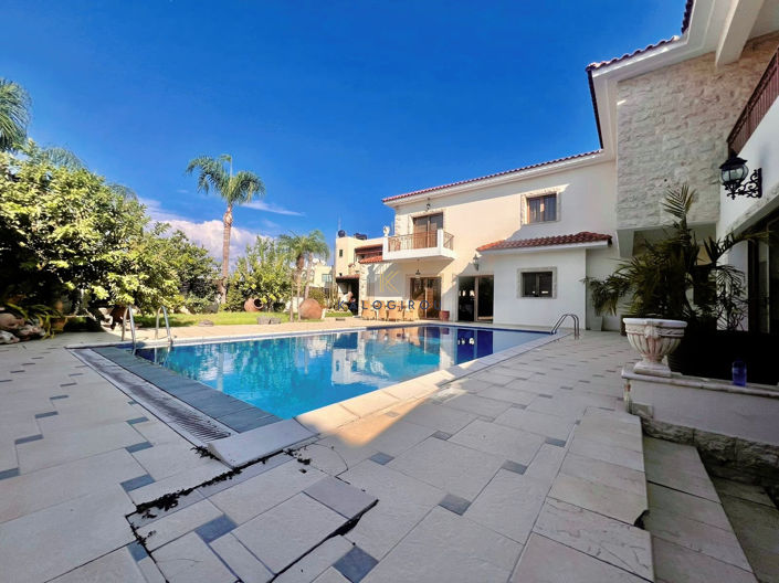 Image No.23-6 Bed House for sale