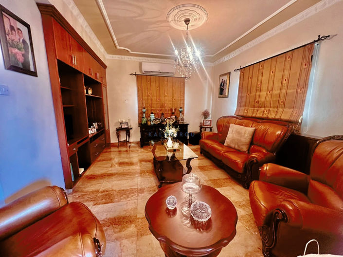 Image No.9-6 Bed House for sale