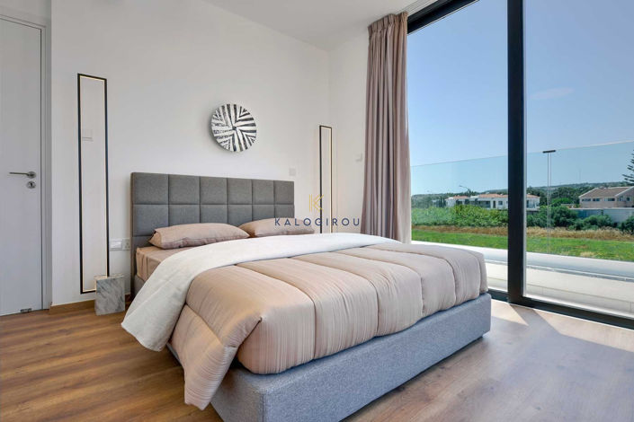 Image No.10-3 Bed House for sale