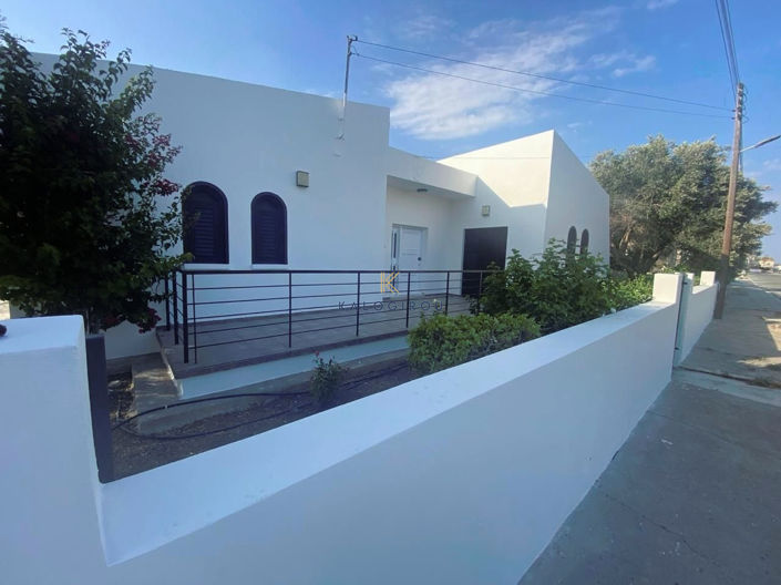Image No.1-3 Bed House for sale