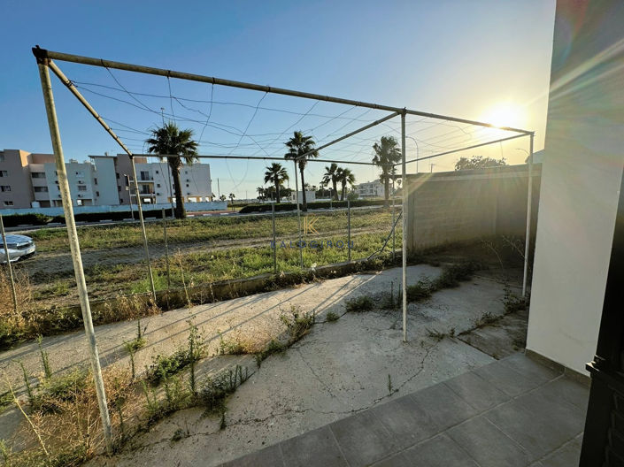 Image No.11-3 Bed House for sale