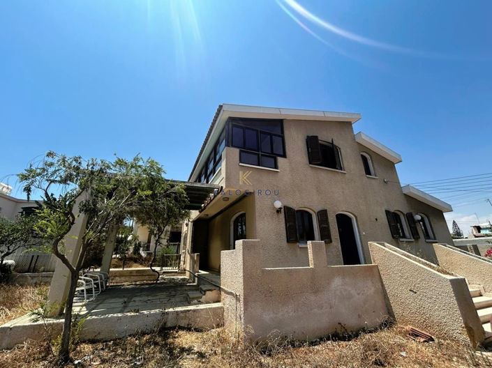 Image No.1-3 Bed House for sale