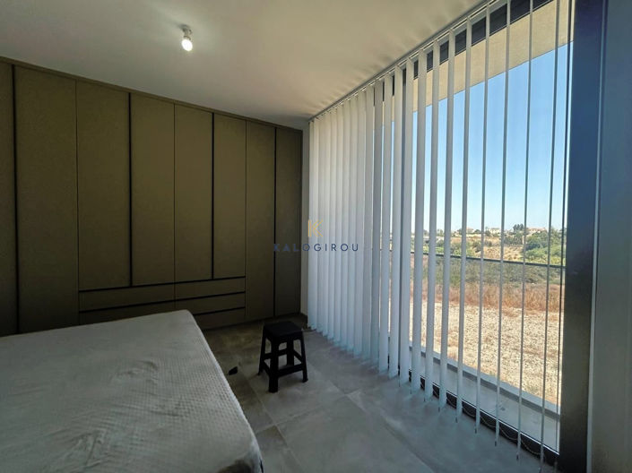 Image No.16-6 Bed House for sale