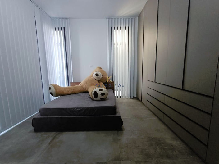 Image No.18-6 Bed House for sale