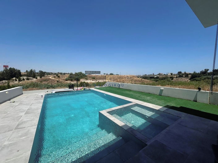 Image No.27-6 Bed House for sale