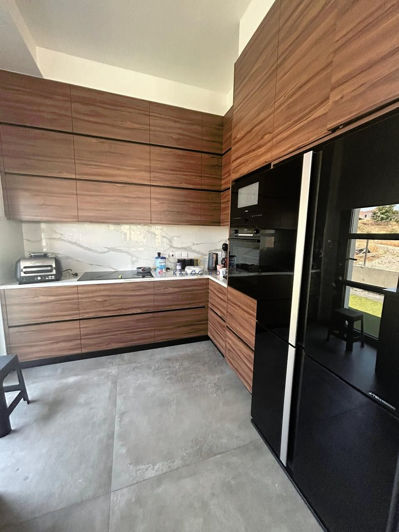 Image No.9-6 Bed House for sale