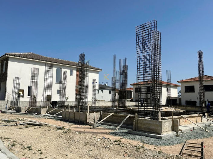 Image No.10-4 Bed House for sale