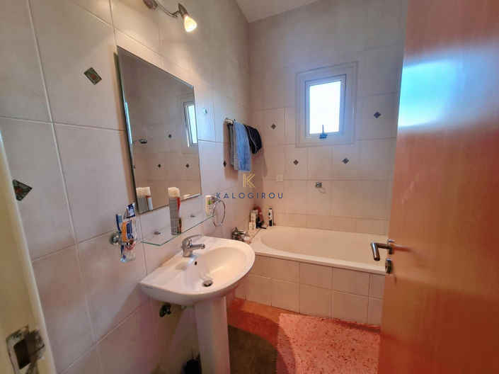 Image No.12-3 Bed House for sale